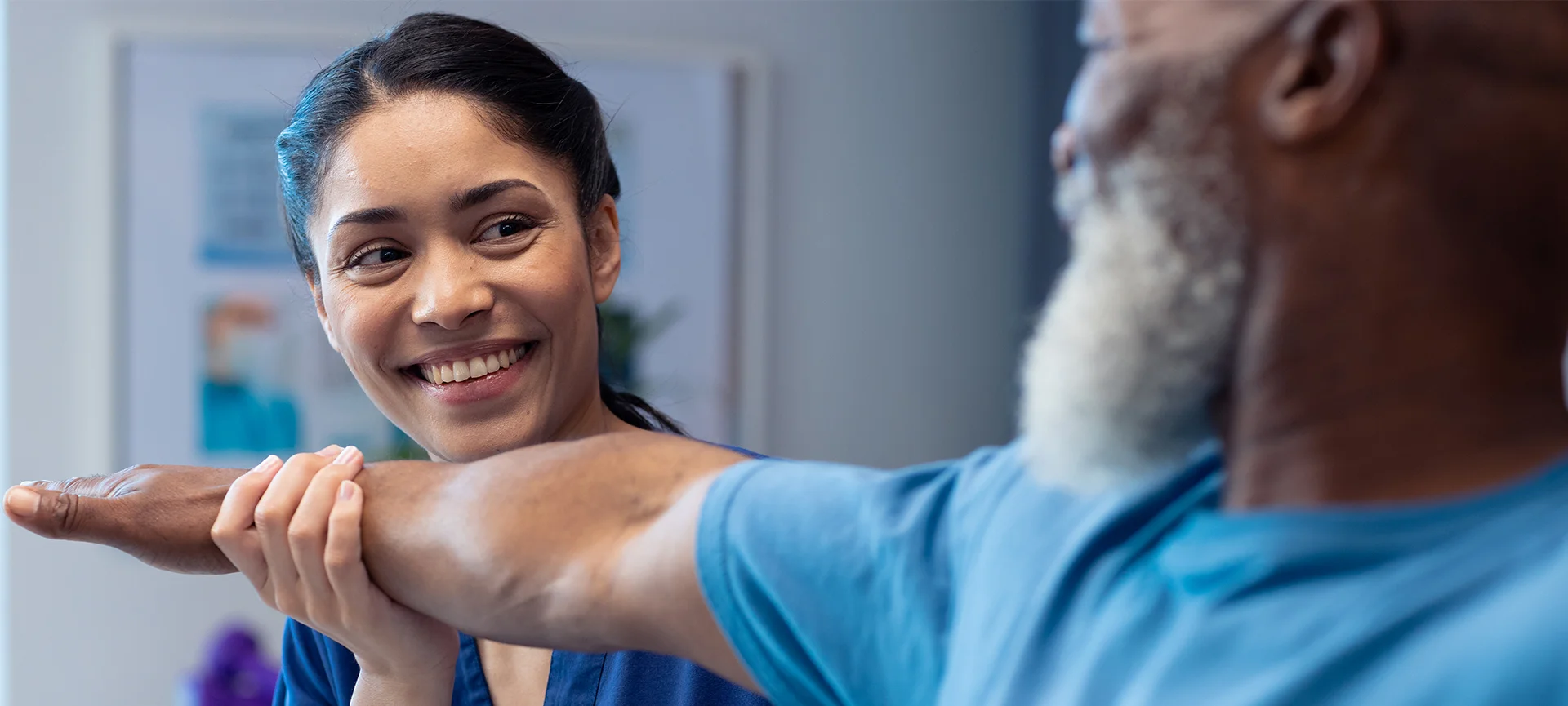 كيف تختار أفضل أخصائي علاج طبيعي